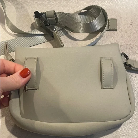 New Seafoam Green Crossbody Bag with Adjustable Strap Wristlet - Picture 6 of 12